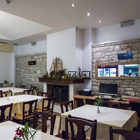 Апарт-отель Akroyali & Messinia