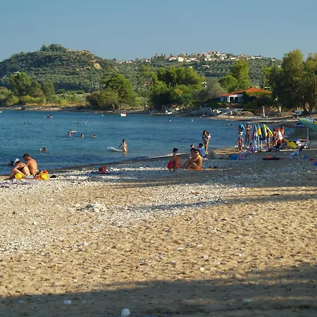 Akroyali & Апарт-отель Messinia