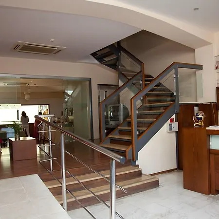 Akroyali Hotel&villas 3* Mési