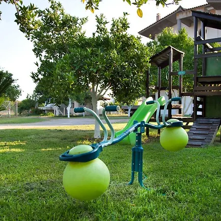 Akroyali & Апарт-отель 3*