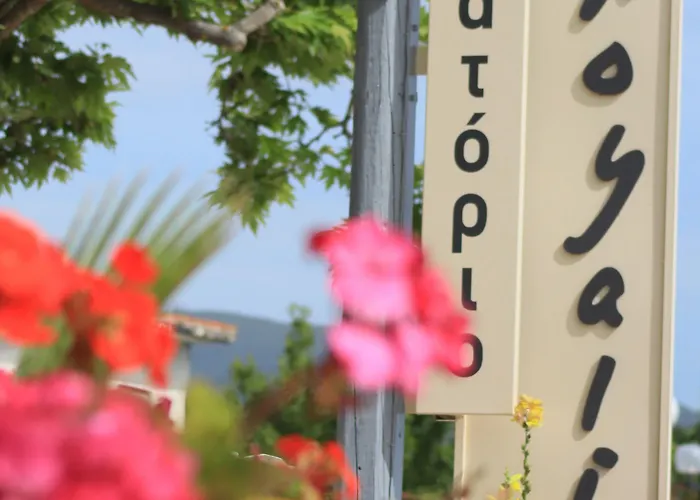 Akroyali & Aparthotel Mési